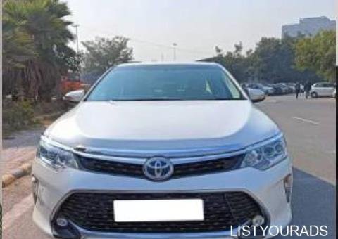 Toyota Camry Hybrid - 2017