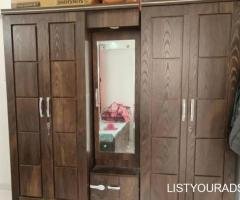 5 door wardrobe with mirror and locked available